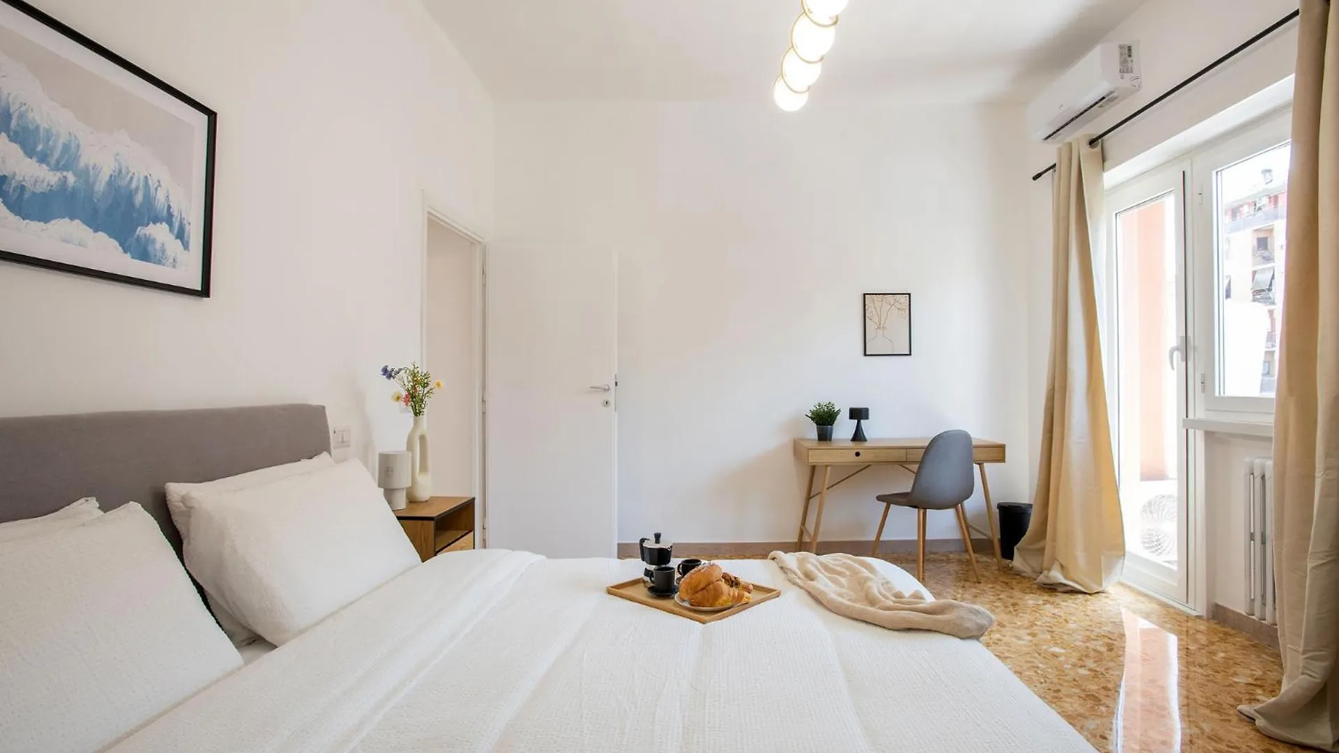 R&R-Tuscolana Spacious Apartment Front Of The Subway 로마