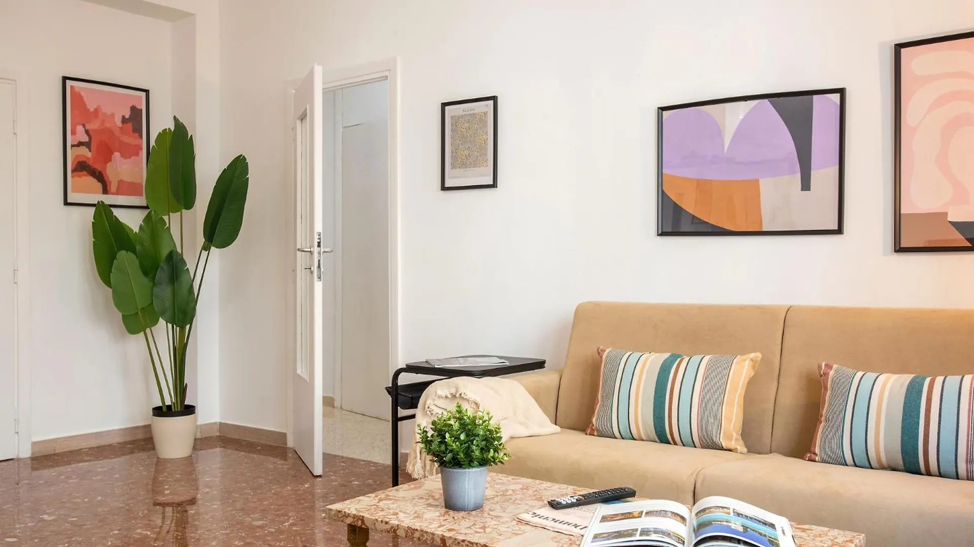 R&R-Tuscolana Spacious Apartment Front Of The Subway 로마