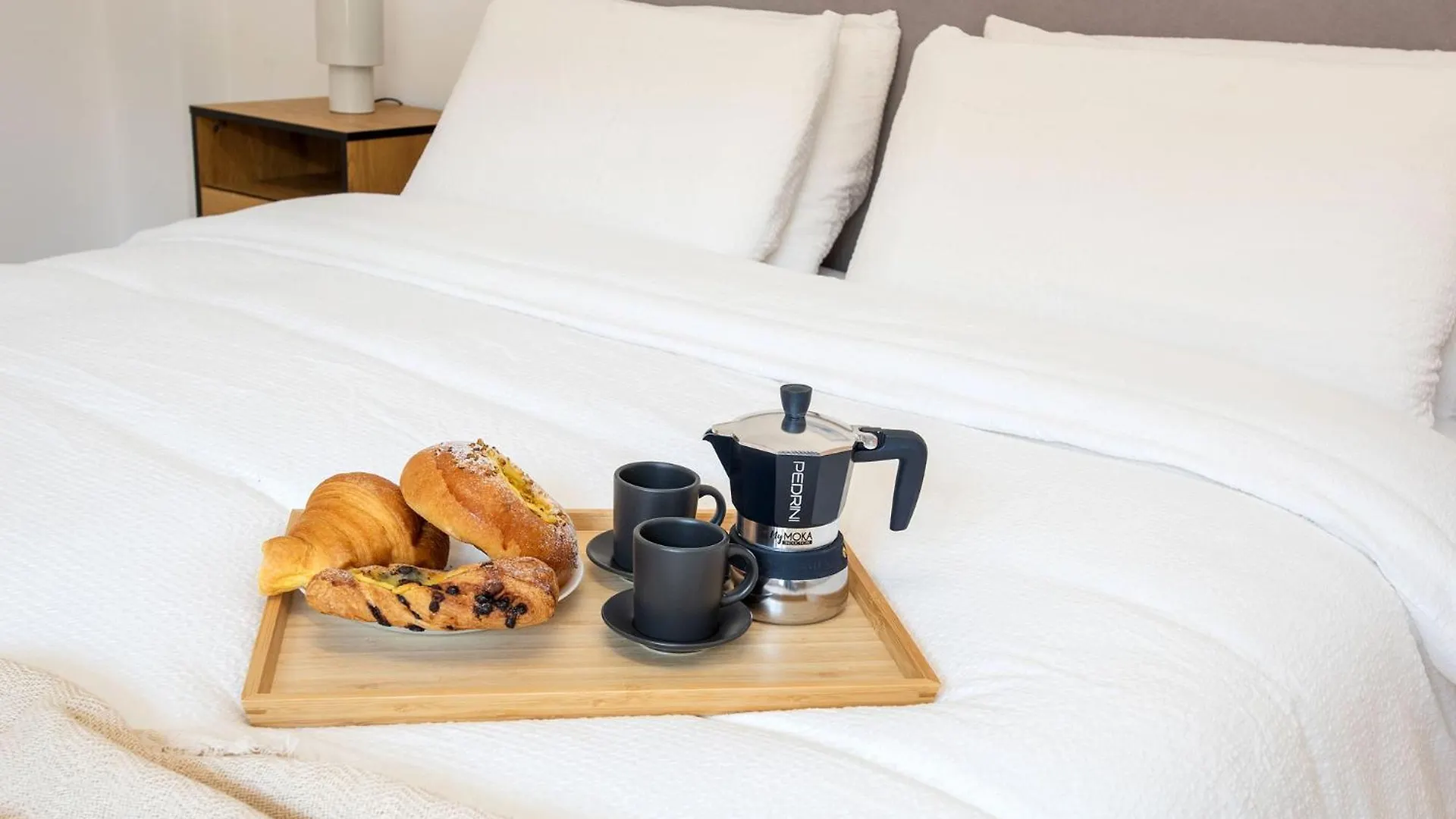 R&R-Tuscolana Spacious Apartment Front Of The Subway 로마