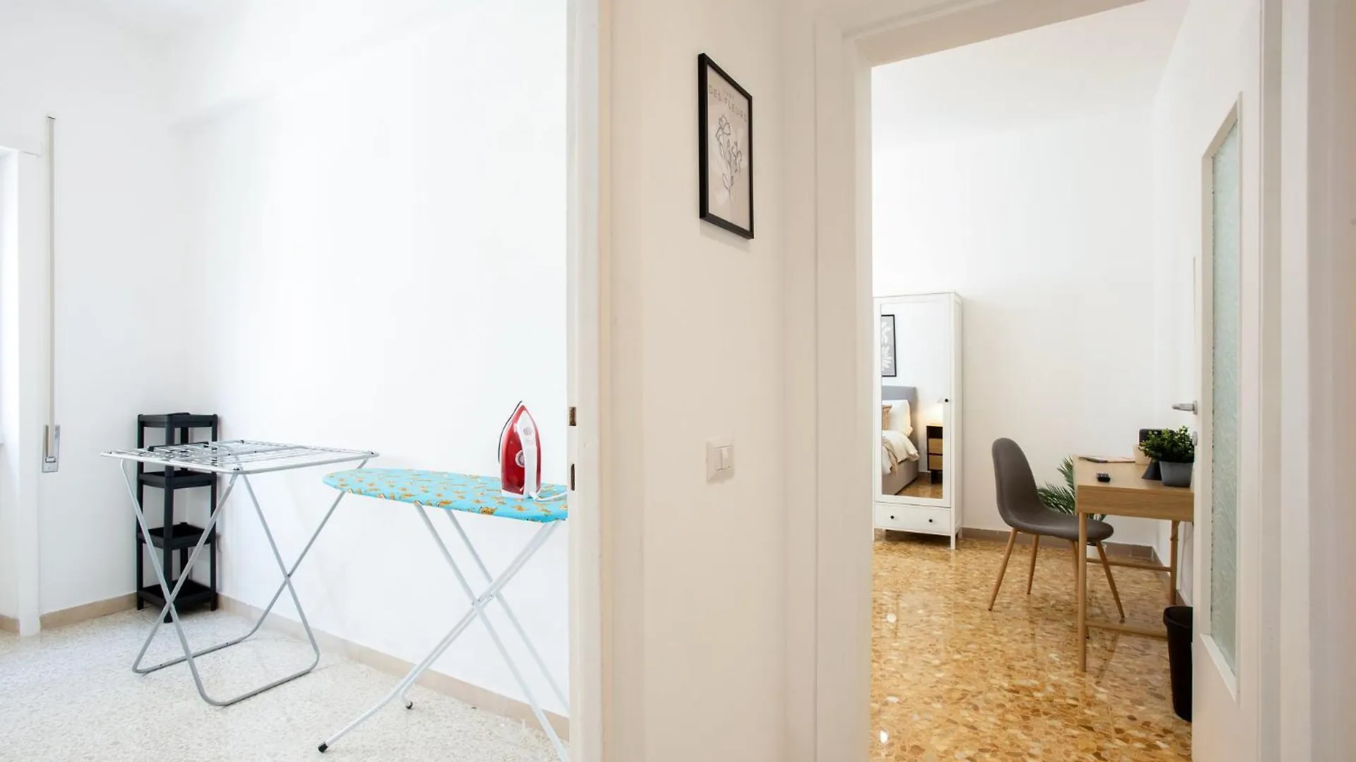 R&R-Tuscolana Spacious Apartment Front Of The Subway 로마