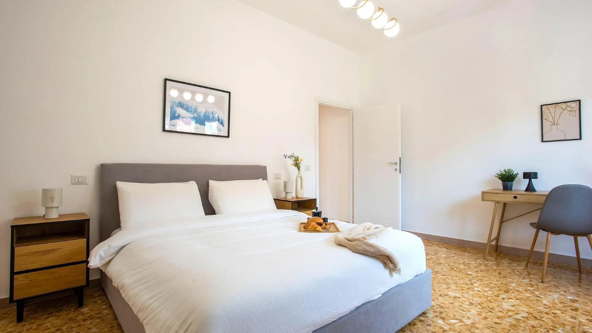 R&R-Tuscolana Spacious Apartment Front Of The Subway 로마