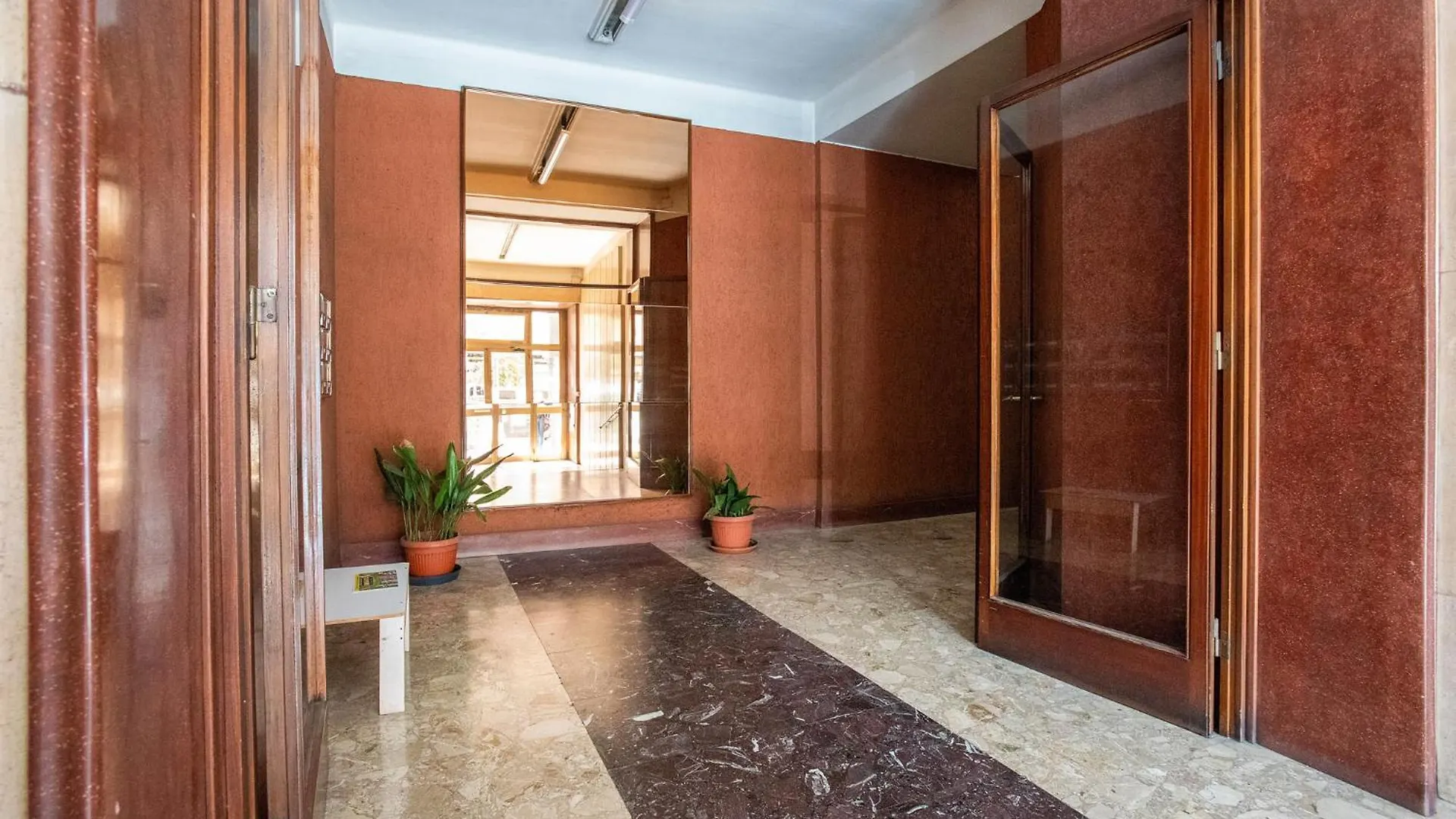 R&R-Tuscolana Spacious Apartment Front Of The Subway 로마