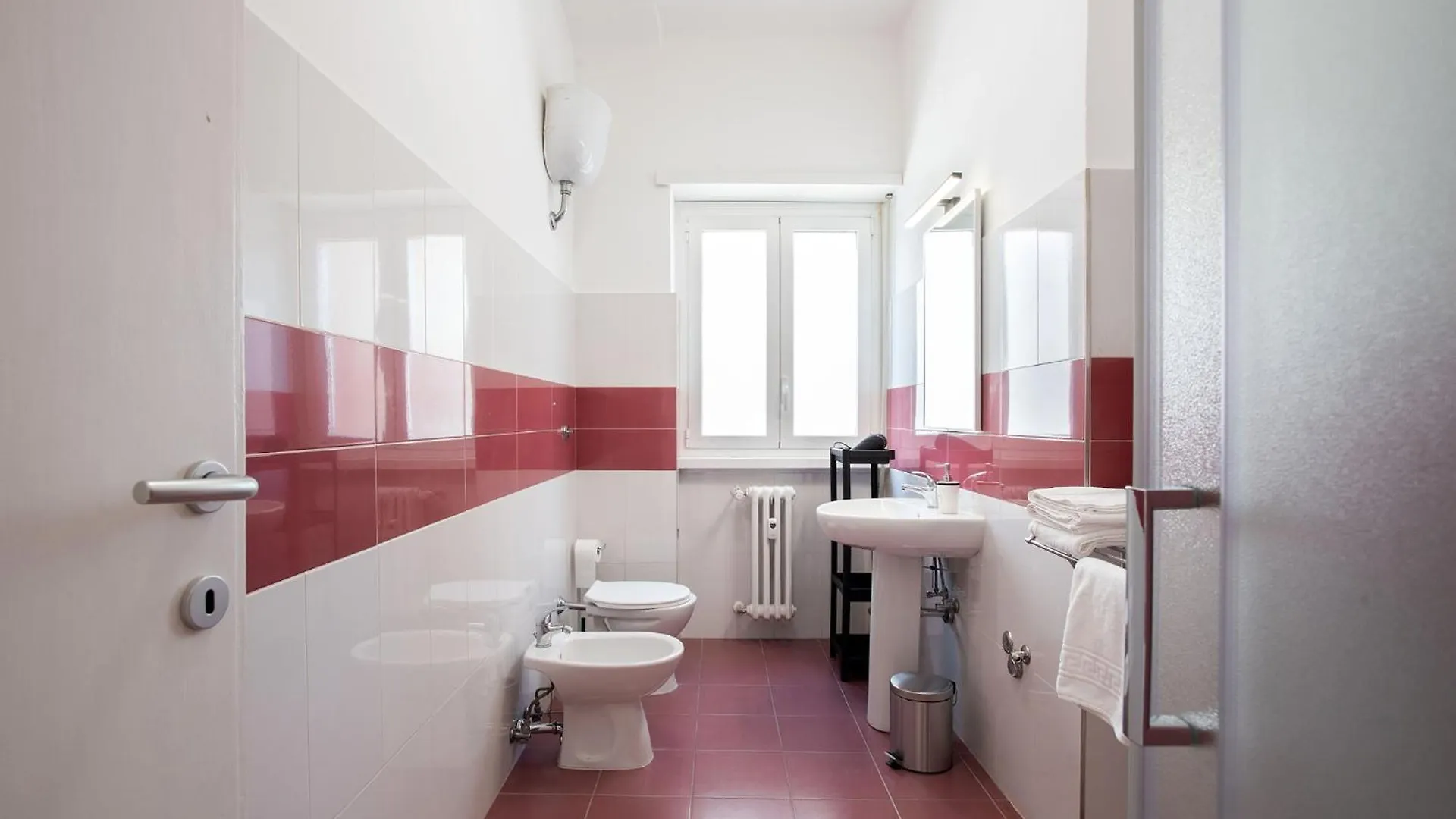 R&R-Tuscolana Spacious Apartment Front Of The Subway 로마