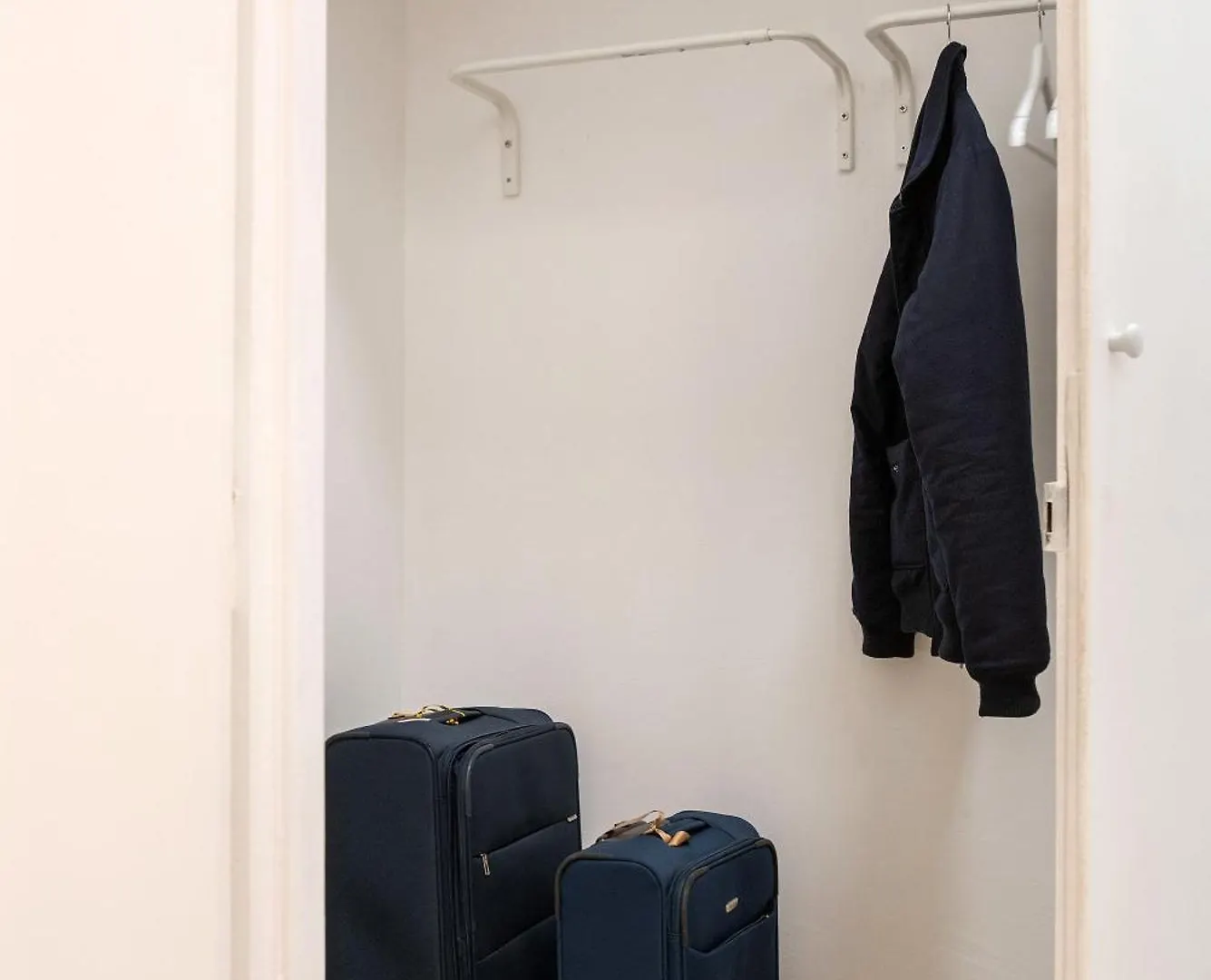 R&R-Tuscolana Spacious Apartment Front Of The Subway 로마 이탈리아