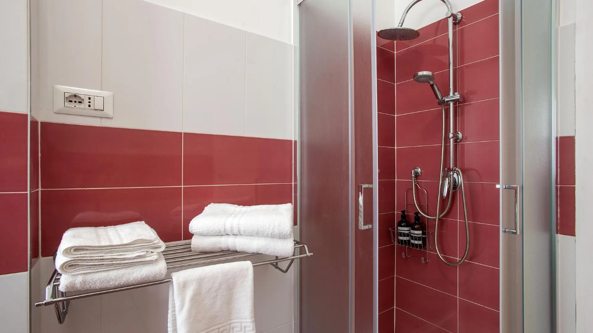 R&R-Tuscolana Spacious Apartment Front Of The Subway 로마