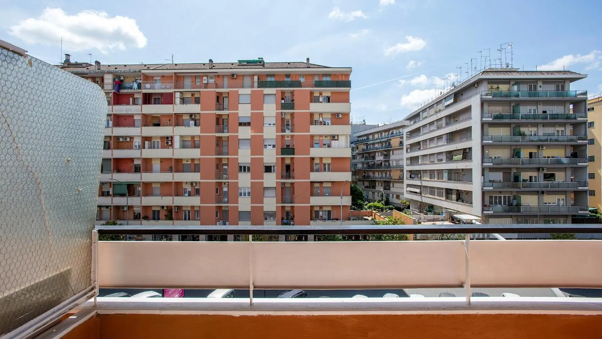 R&R-Tuscolana Spacious Apartment Front Of The Subway 로마