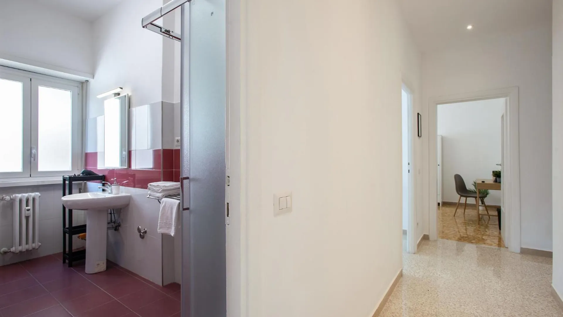 R&R-Tuscolana Spacious Apartment Front Of The Subway Roma